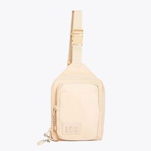 Beis the sport sling in beige
